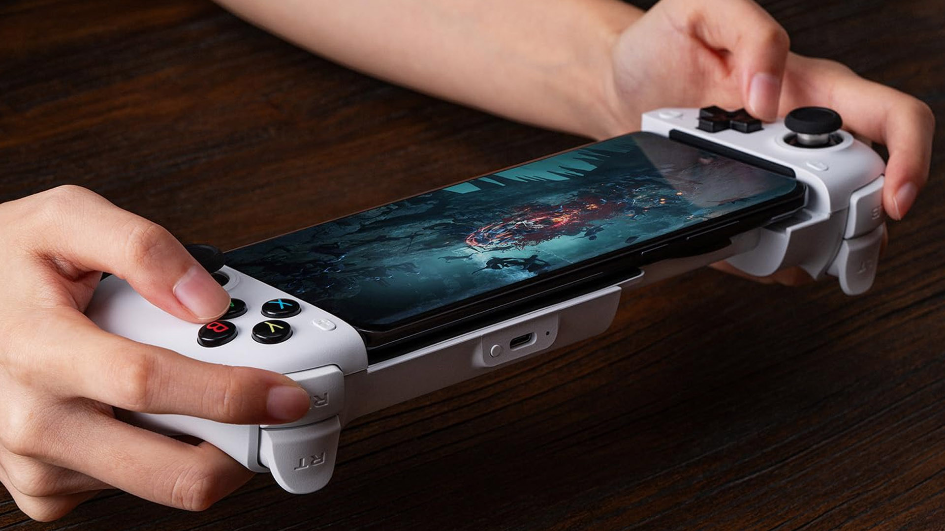 8BitDo’s new controller is perfect for Android phones of all sizes