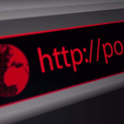 Adult sites use malicious .svg files to rack up likes on Facebook