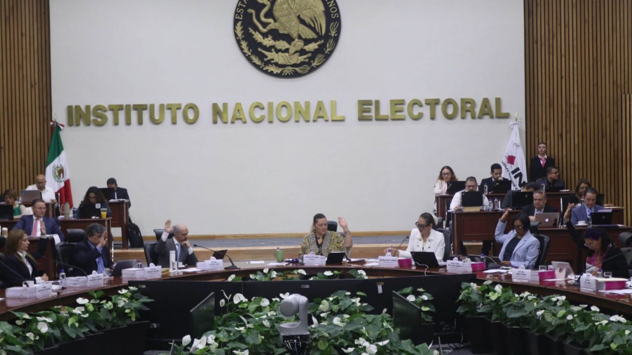 INE acata sentencia del TEPJF y regresa constancia de mayoría a 33 magistrados y jueces por cumplir promedio