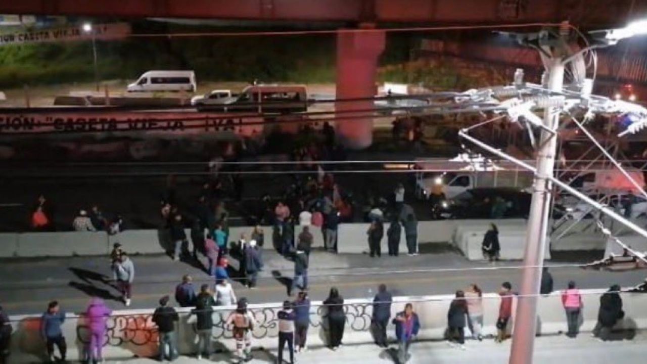 Vecinos provocan caos con bloqueo en la México-Puebla HOY 21 de agosto: ALTERNATIVAS VIALES
