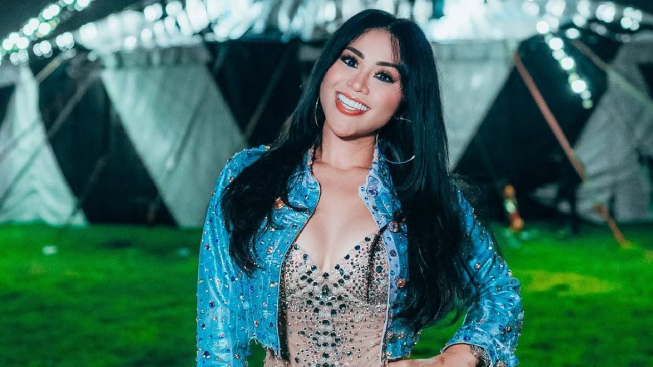 Gomita habla de sus más de 10 cirugías estéticas y asegura “estoy en mi prime”